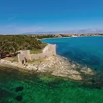 2 Bedroom Stunning In *