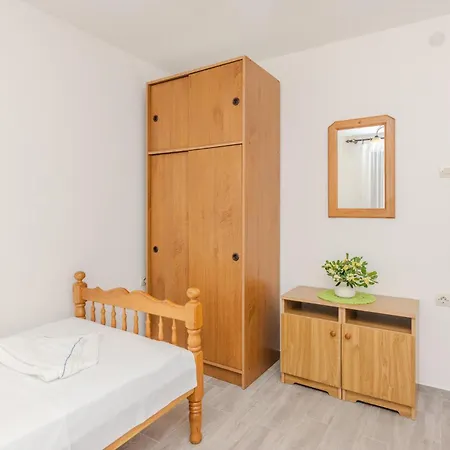 Appartamento 2 Bedroom Stunning In Vir