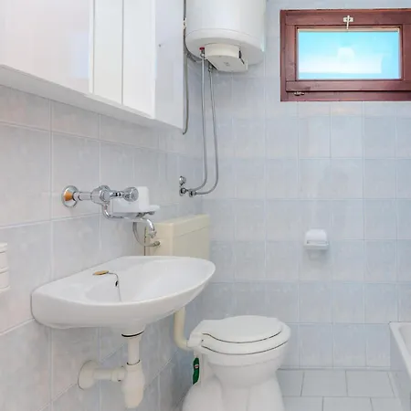 2 Bedroom Stunning In Appartement *