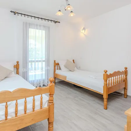 2 Bedroom Stunning In Appartamento Vir