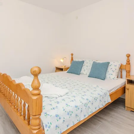 2 Bedroom Stunning In