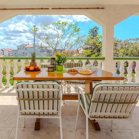 2 Bedroom Stunning In Appartement *